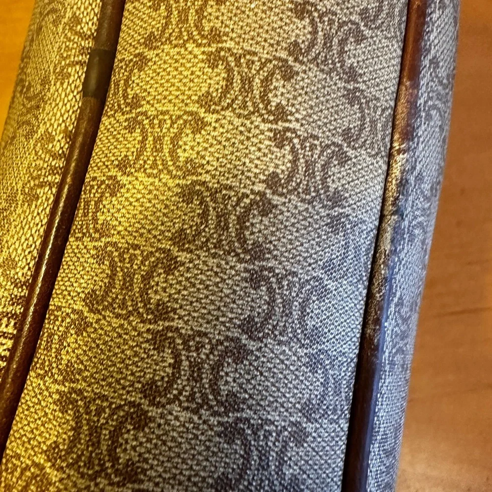 Celine Vintage Buff Triomphe Wristlet. EUC. - Picture 10 of 12